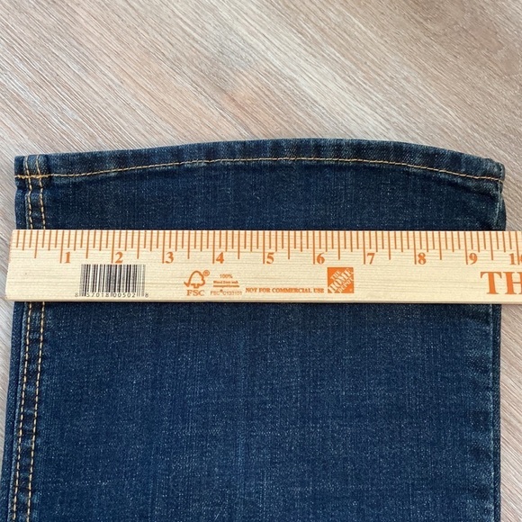 Tommy Hilfiger Women’s Freedom Flare Dark Wash Denim Jeans Size 8 NWT - Picture 7 of 16